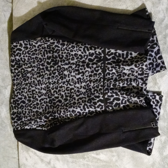 Blazer - Picture 5 of 6